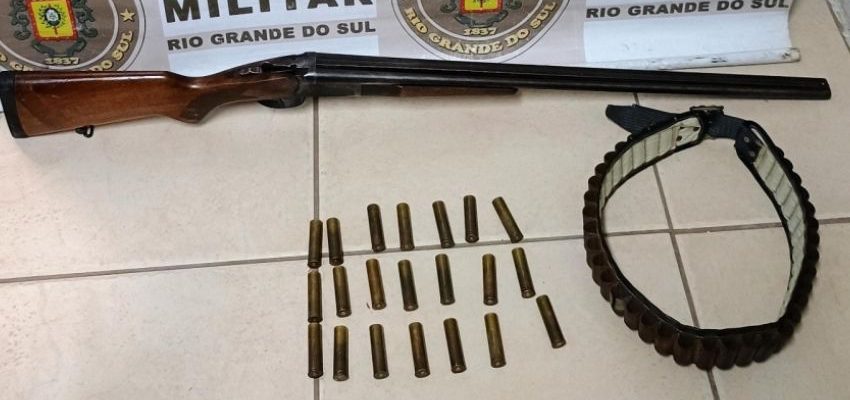 Homem é preso por porte irregular de arma após disparos em propriedade rural em Camaquã